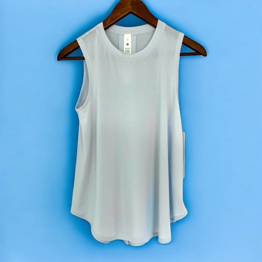 Lululemon Lightweight Split-Back Training Tank To… - image 1